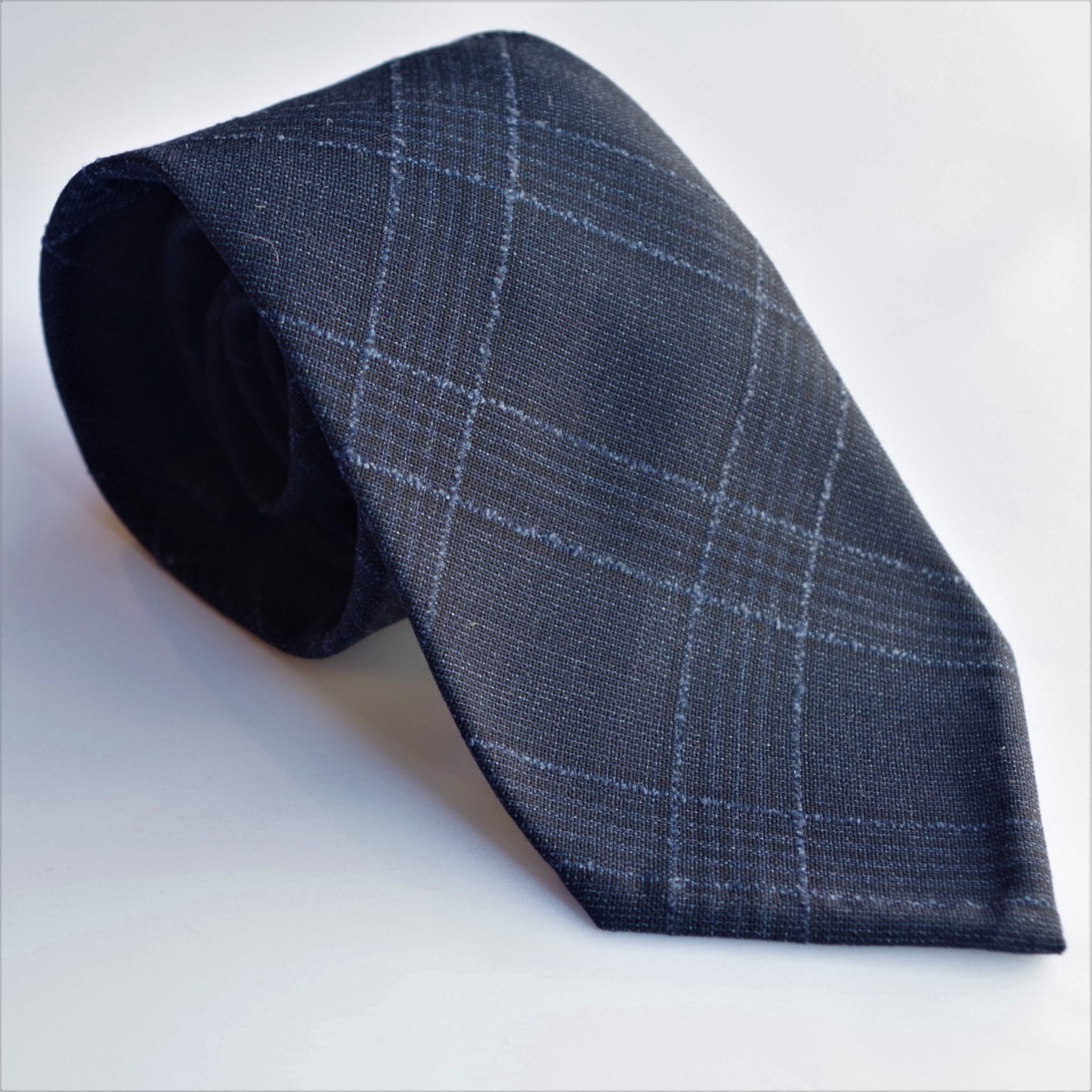 【フレスコ/チェック】　高級手三巻縫製ネクタイ　￥16,000　タリア生地（3PLY）